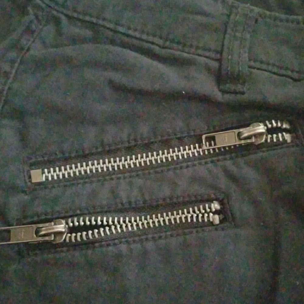 Shorts - Picture 4 of 4